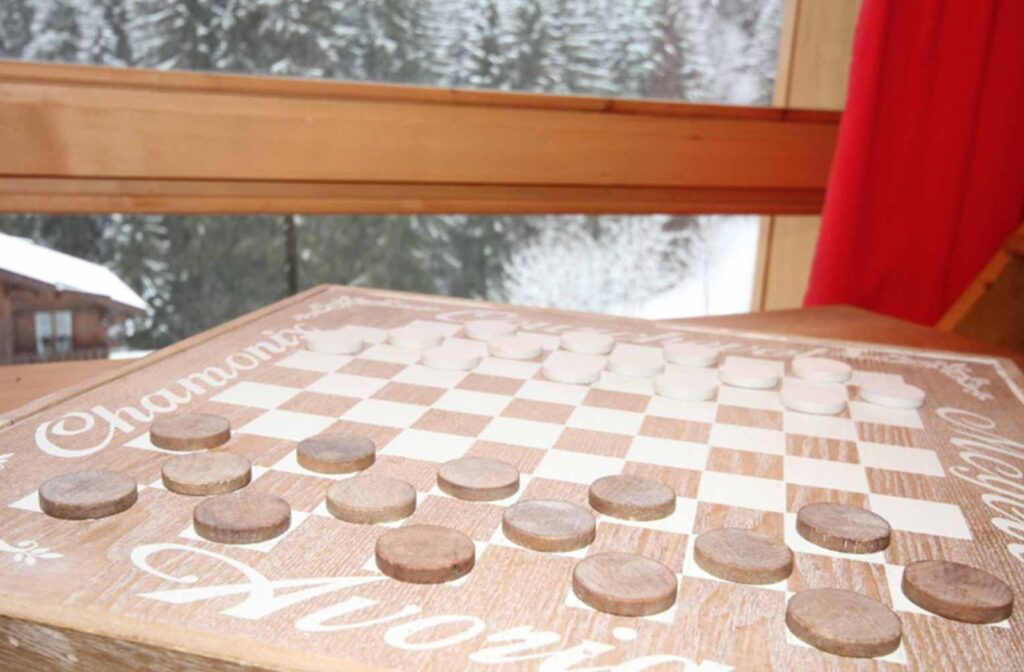 11. Atelier Snug Room