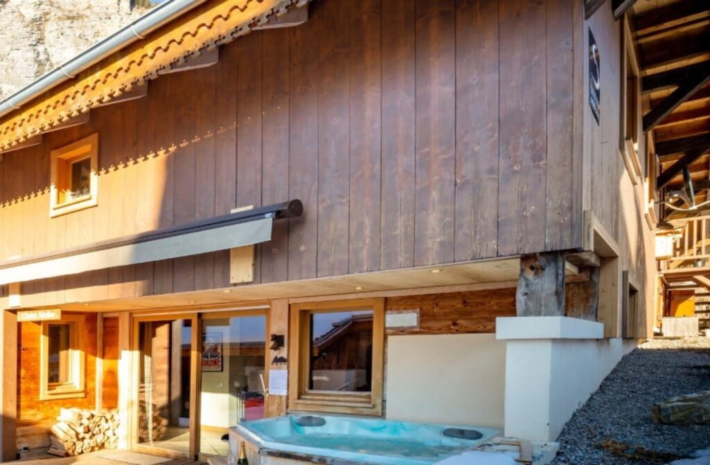 12. Atelier Exterior