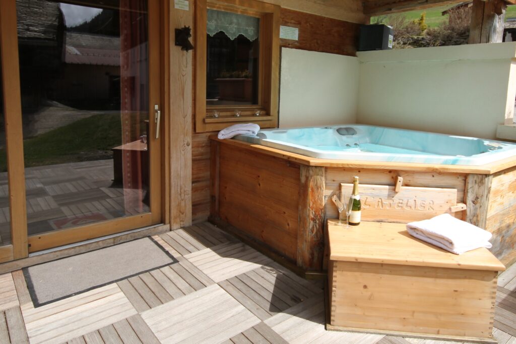 Atelier hot tub - Guest Stories