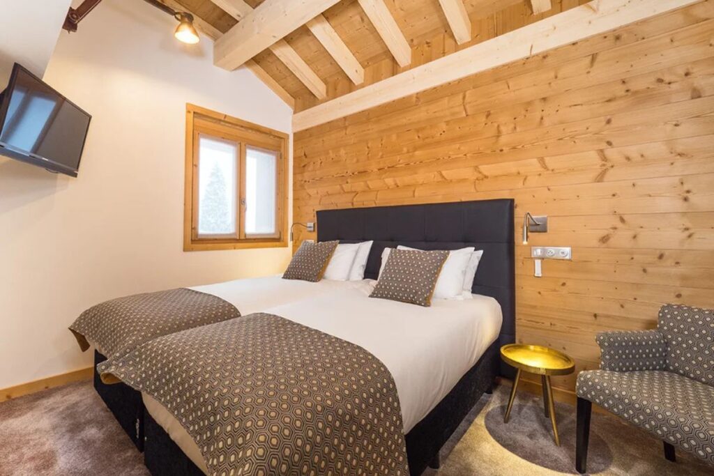 Room 3 Twin or double bedroom at the Colibri Penthouse with ensuite shower room