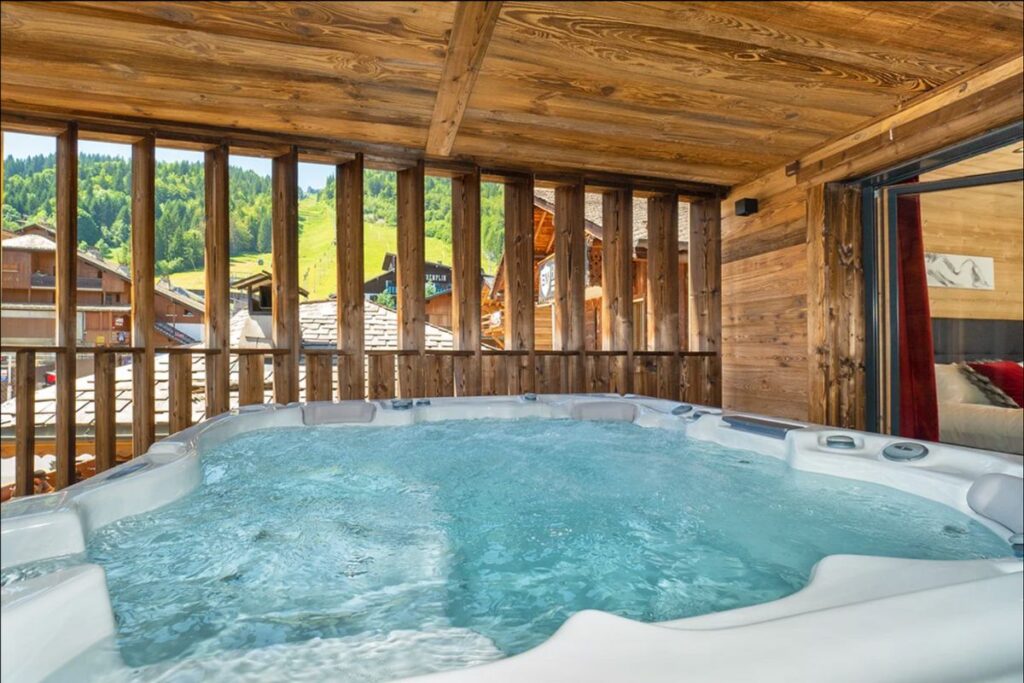 Colibri Uno Hot tub Summer Exterior