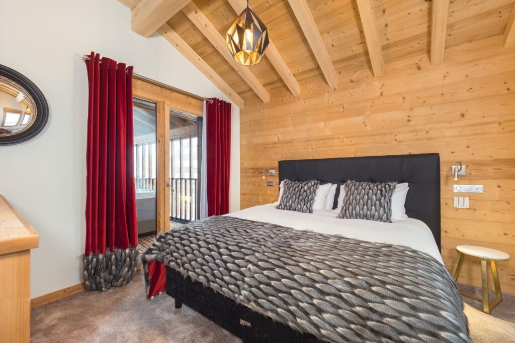 Colibri Penthouse – Master Bedroom Master bedroom at the Colibri Penthouse with king bed and balcony access