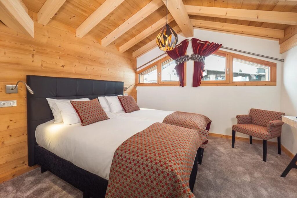 Room 4 Room 4 in the eaves of Colbri Penthouse