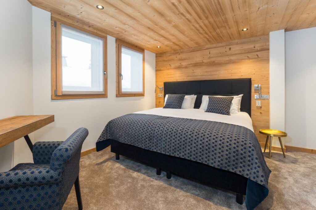 Room 2 Colibri Uno Room 2 double or twin bedroom with ensuite shower