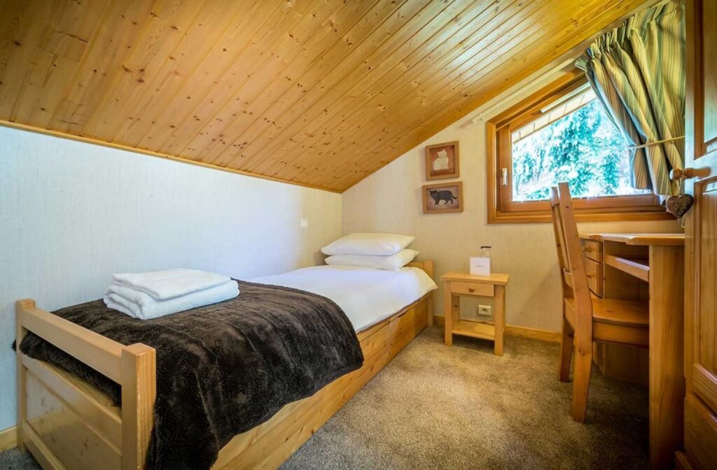 Grand Sapin- Room 2 Epicia Cosy single occpancy bedroom in the Grand Sapin Ski Chalet, Morzine.
