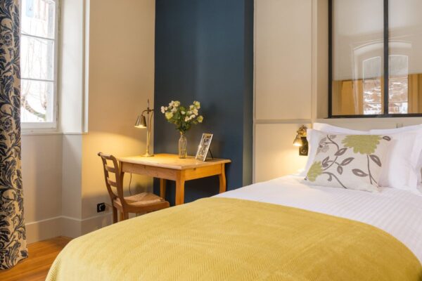 Room 2 details with writing desk at the Manoir Morzine