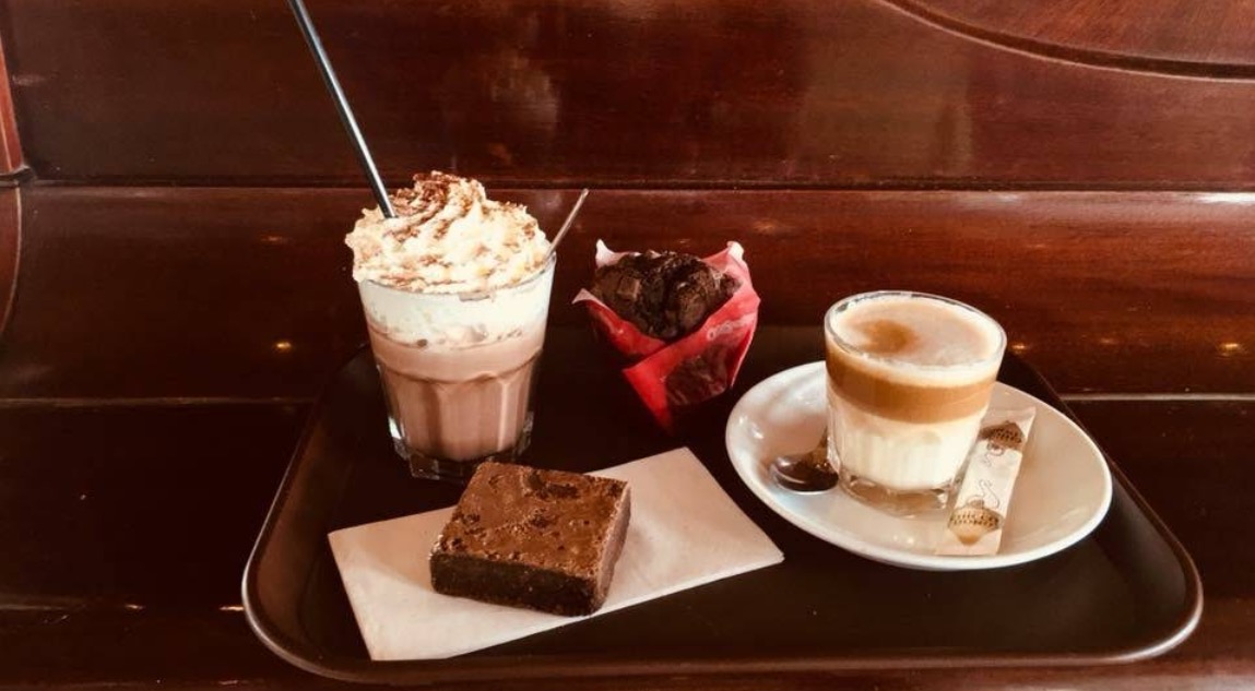 Hot chocolate at the Cookie Cafe, Mosettes