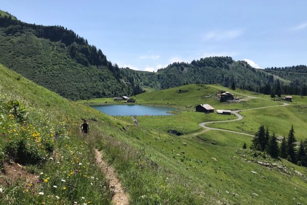 The path down to Lac De Nyon Guerin