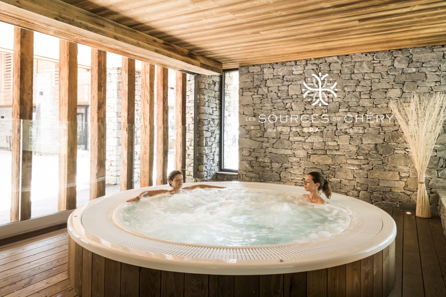 hot tub at the Sources du Chery in Les Gets