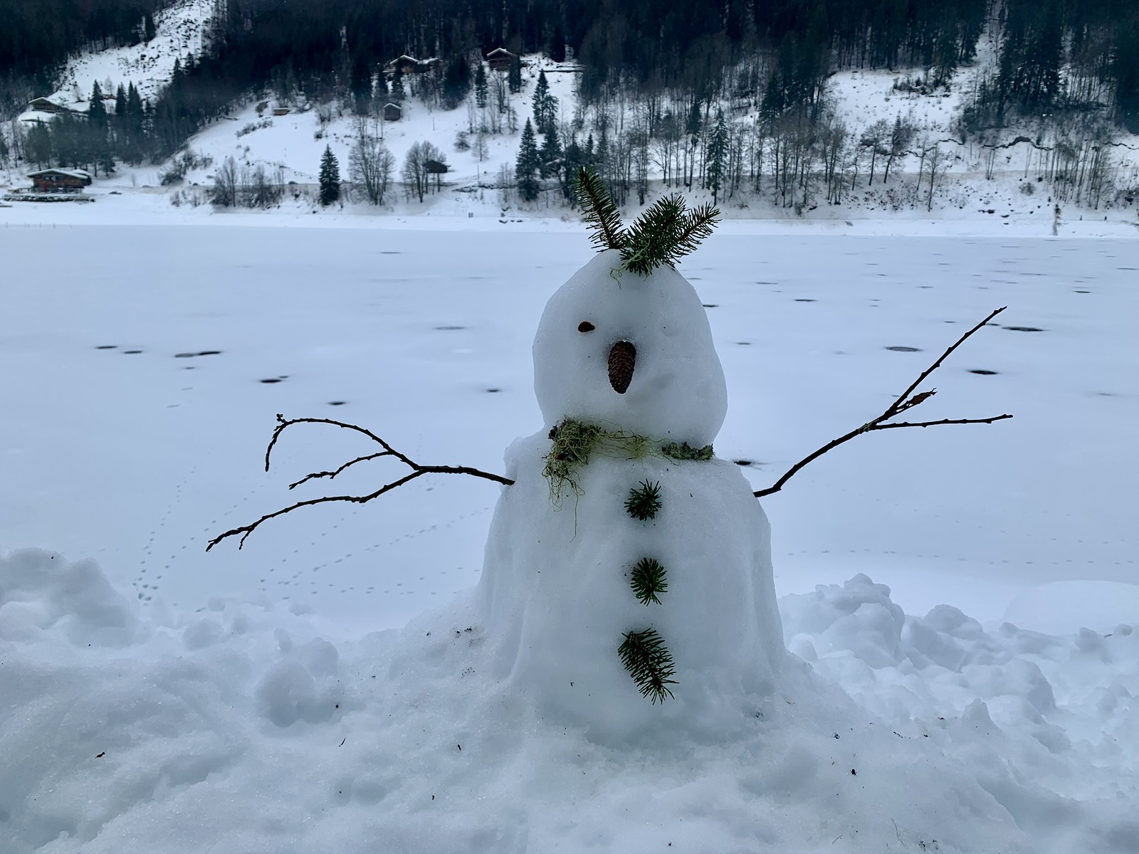 Morzine with kids. Montriond Lake