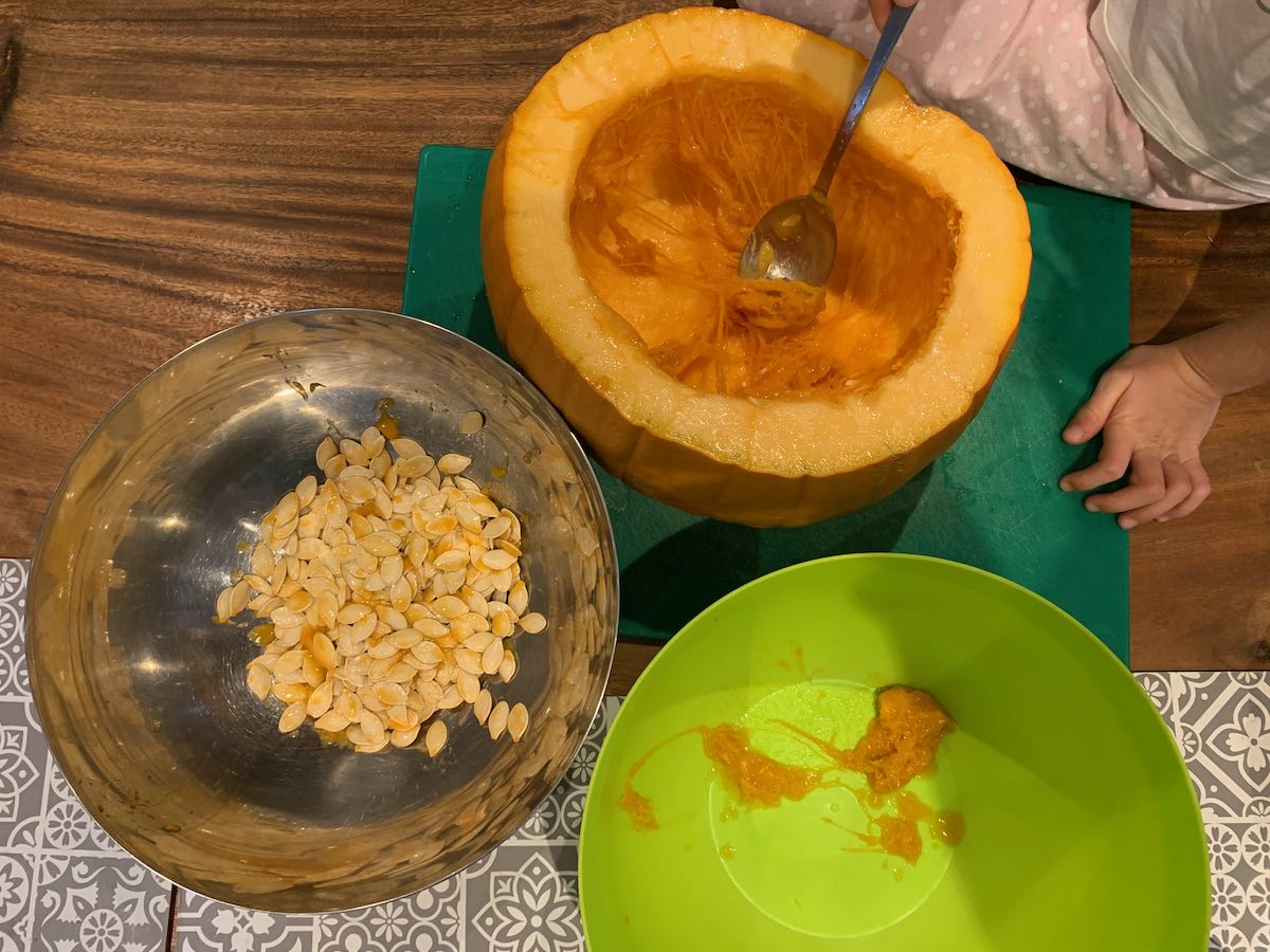 separating pumpkin inners and seeds